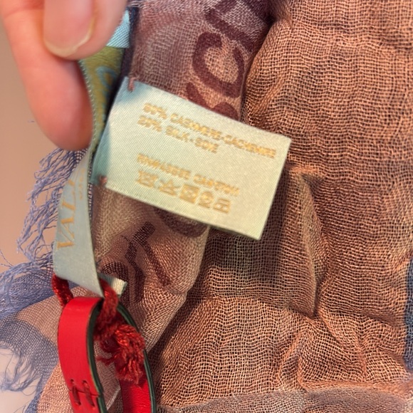 🥰🥰Auth VALENTINO cashmere blend scarf!!!! - Picture 4 of 7